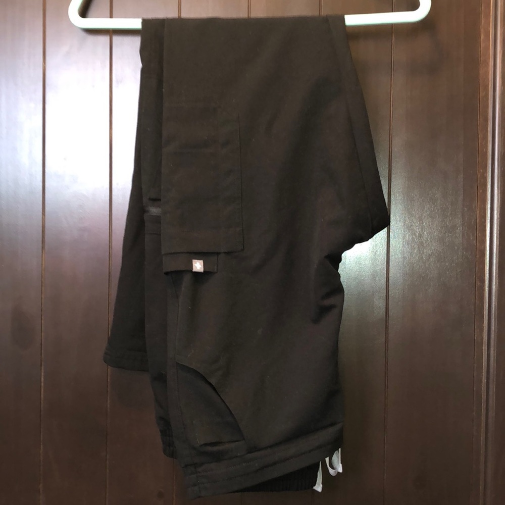 Black yola fig scrub bottoms